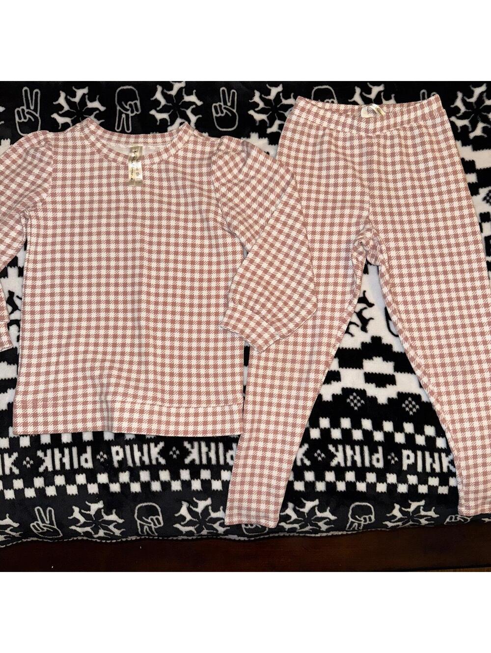 Heart and arrow boutique outfit / pajama? set